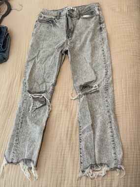 DAZE Women's Boyfriend Jeans in Light Gray with Distressed Knees